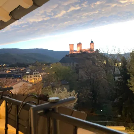 Aux 4 Logis Appart-Hotel - Studio Le Roof - Une Vue Splendide - Petit Dejeuner Inclus 1Ere Nuit Aparthotel Foix